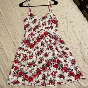 NWT Women’s Size 6 H&M Sundress!!